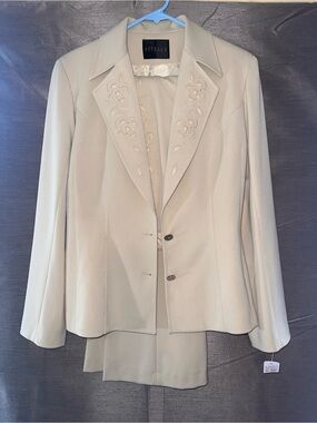 NWT Vintage Fitelle Embroidered 2-Piece Pant Suit Beige Set